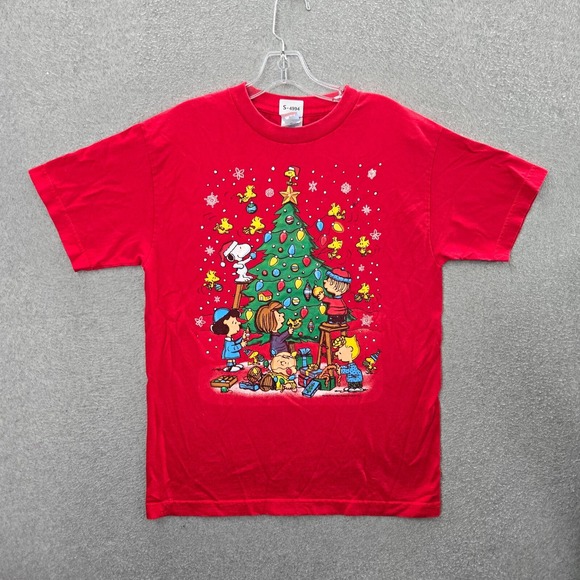 VINTAGE Peanuts Men Shirt Medium Red Xmas Tree Lights Crew Neck Short Sleeve Tee - Picture 1 of 11
